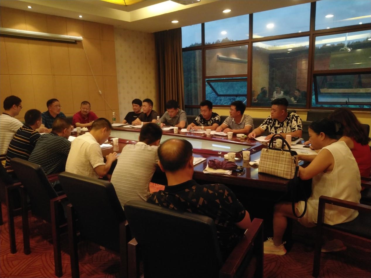 廣西團隊的小組會議,何譽軍先生親自坐鎮